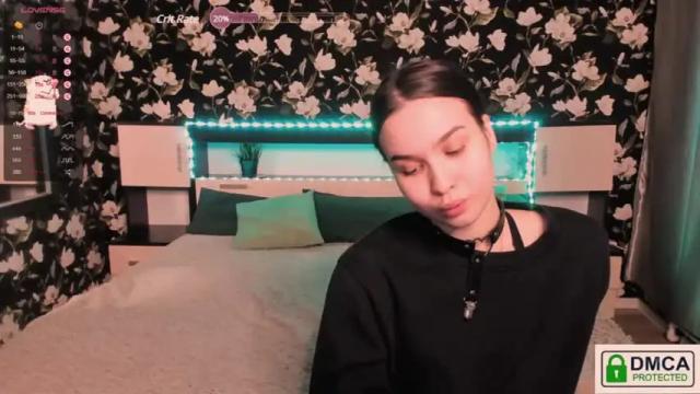 Image 12 of roxiemils Stream on Chaturbate on 17 months ago