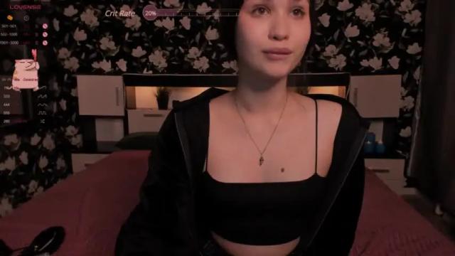 Image 2 of roxiemils Stream on Chaturbate on 17 months ago