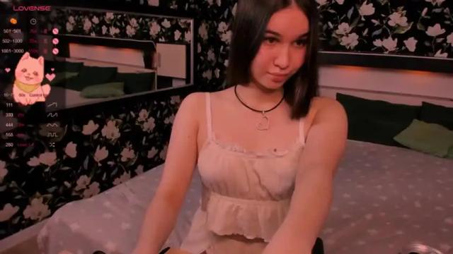 Image 4 of roxiemils Stream on Chaturbate on 16 months ago