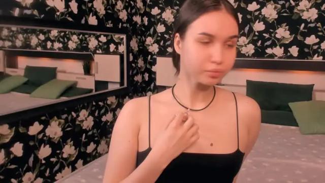 Image 12 of roxiemils Stream on Chaturbate on 16 months ago