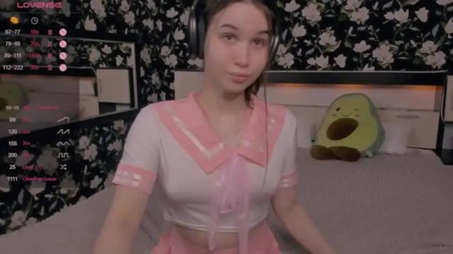 Image 6 of roxiemils Stream on Chaturbate on 15 months ago