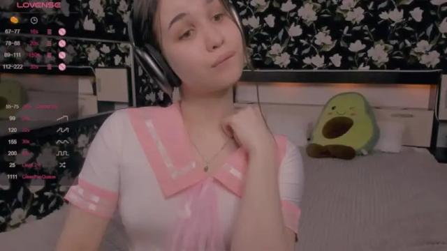 Image 8 of roxiemils Stream on Chaturbate on 15 months ago
