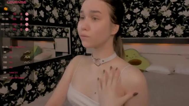 Image 8 of roxiemils Stream on Chaturbate on 15 months ago
