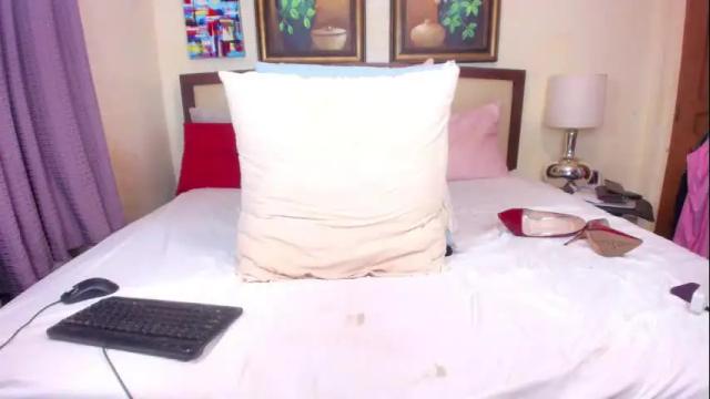 Image 11 of roxiets Stream on Chaturbate on 16 days ago