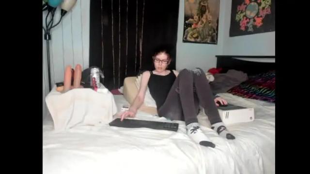 Image 4 of roxihazeleyes Stream on Chaturbate on 12 months ago
