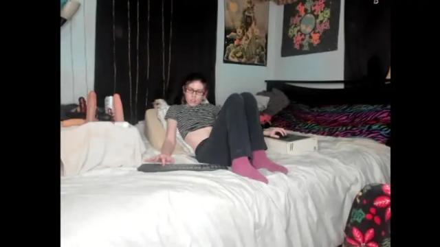 Image 3 of roxihazeleyes Stream on Chaturbate on 12 months ago