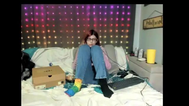 Image 10 of roxihazeleyes Stream on Chaturbate on 27 days ago