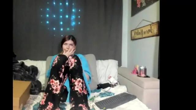 Image 3 of roxihazeleyes Stream on Chaturbate on 1 month ago