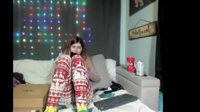 Image 2 of roxihazeleyes Stream on Chaturbate on 1 month ago