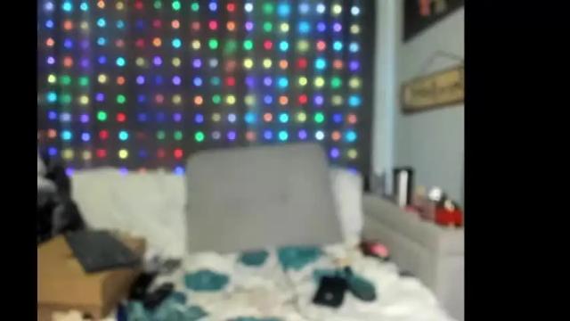 Image 3 of roxihazeleyes Stream on Chaturbate on 1 month ago