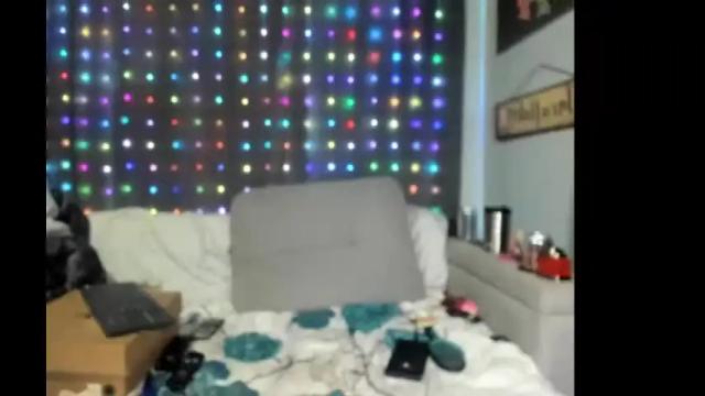Image 4 of roxihazeleyes Stream on Chaturbate on 1 month ago