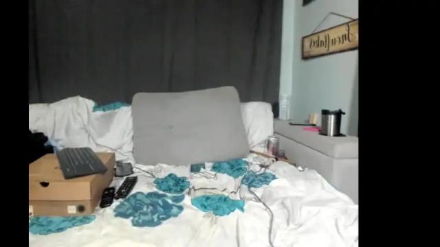 Image 3 of roxihazeleyes Stream on Chaturbate on 26 days ago