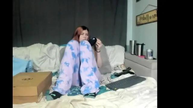 Image 3 of roxihazeleyes Stream on Chaturbate on 25 days ago
