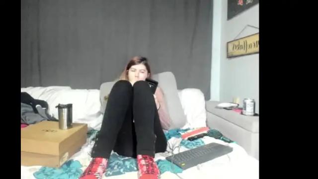 Image 2 of roxihazeleyes Stream on Chaturbate on 22 days ago