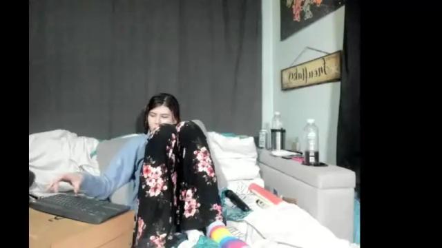 Image 10 of roxihazeleyes Stream on Chaturbate on 19 days ago