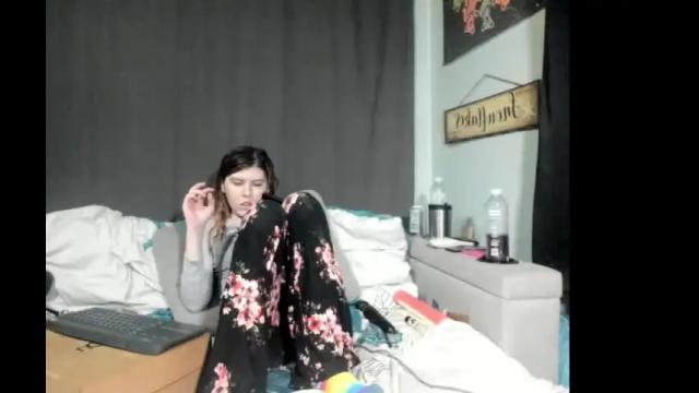 Image 4 of roxihazeleyes Stream on Chaturbate on 19 days ago