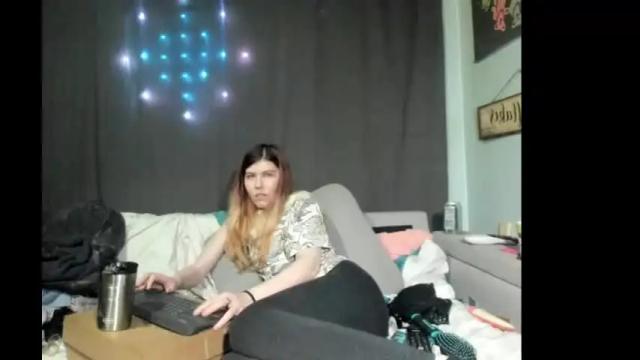 Image 10 of roxihazeleyes Stream on Chaturbate on 17 days ago