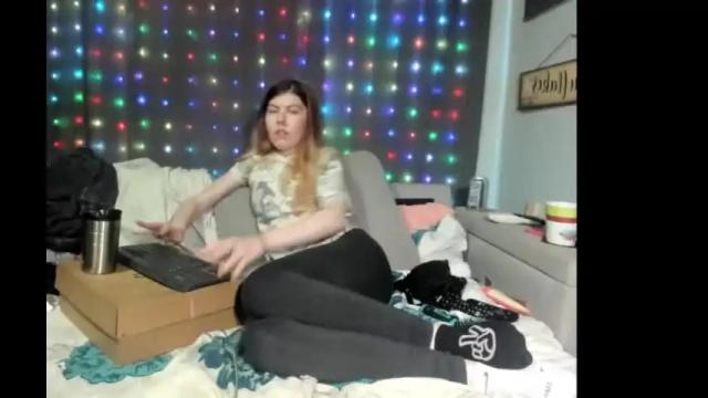 Image 2 of roxihazeleyes Stream on Chaturbate on 17 days ago