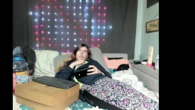 Image 11 of roxihazeleyes Stream on Chaturbate on 16 days ago