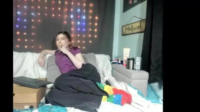 Image 6 of roxihazeleyes Stream on Chaturbate on 14 days ago