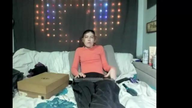 Image 4 of roxihazeleyes Stream on Chaturbate on 13 days ago