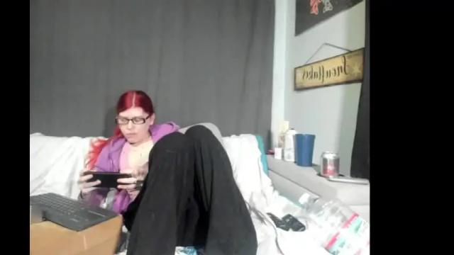 Image 3 of roxihazeleyes Stream on Chaturbate on 3 days ago