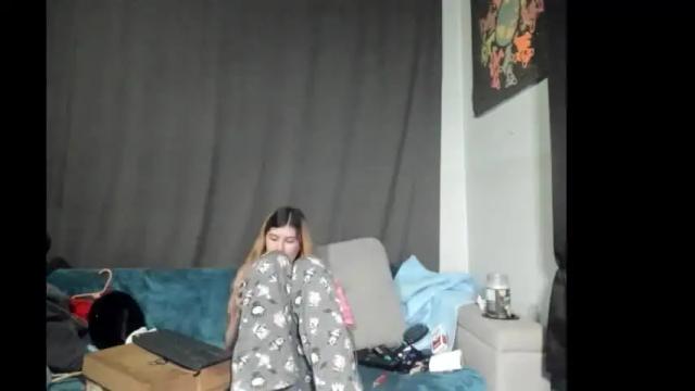 Image 4 of roxihazeleyes Stream on Chaturbate on 20 days ago