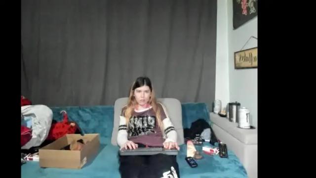 Image 3 of roxihazeleyes Stream on Chaturbate on 20 days ago