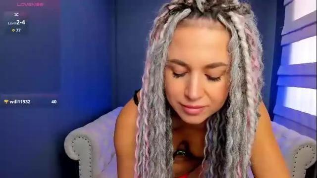Image 4 of roxy_mars Stream on Chaturbate on 1 month ago
