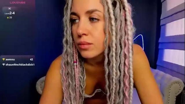 Image 4 of roxy_mars Stream on Chaturbate on 1 month ago