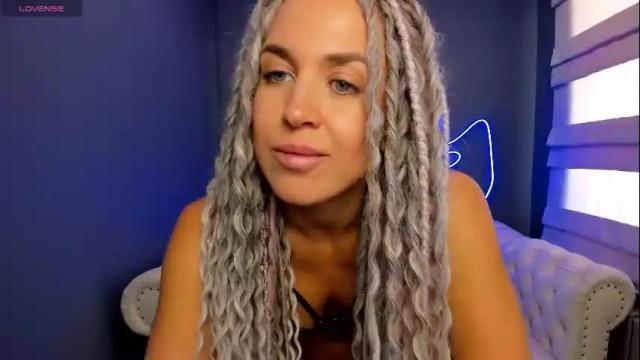 Image 3 of roxy_mars Stream on Chaturbate on 23 days ago