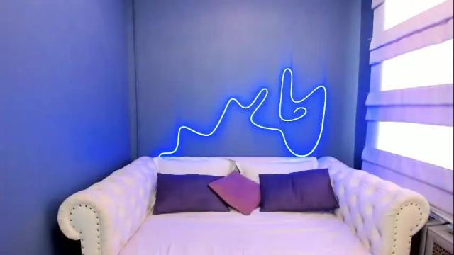 Image 4 of roxy_mars Stream on Chaturbate on 25 days ago