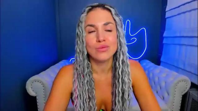 Image 3 of roxy_mars Stream on Chaturbate on 1 month ago