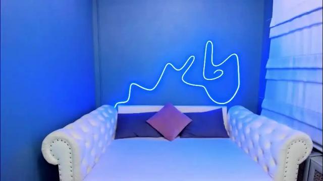 Image 8 of roxy_mars Stream on Chaturbate on 27 days ago