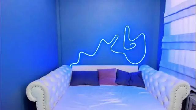 Image 2 of roxy_mars Stream on Chaturbate on 25 days ago