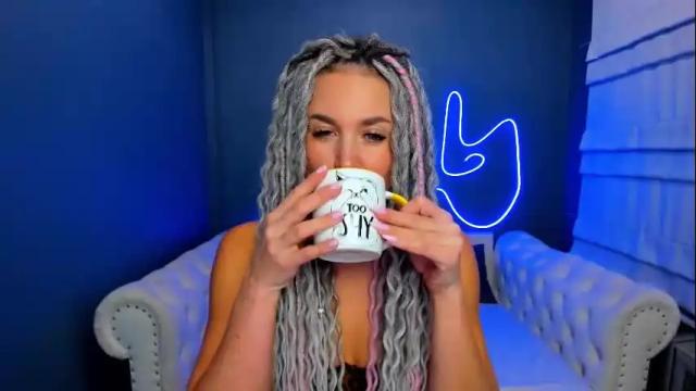 Image 6 of roxy_mars Stream on Chaturbate on 19 days ago