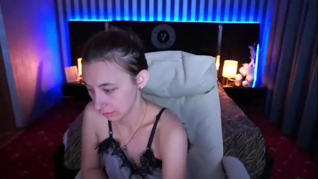 Image 12 of roxy_rayy Stream on Chaturbate on 3 months ago