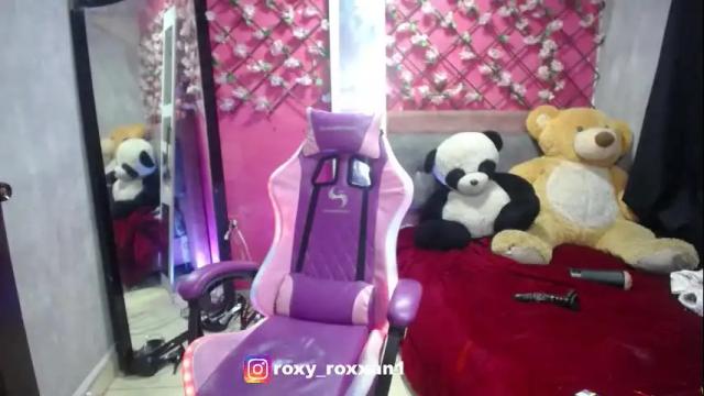 Image 4 of roxy_roxxan Stream on Chaturbate on 1 month ago