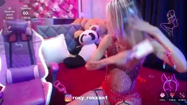 Image 7 of roxy_roxxan Stream on Chaturbate on 24 days ago