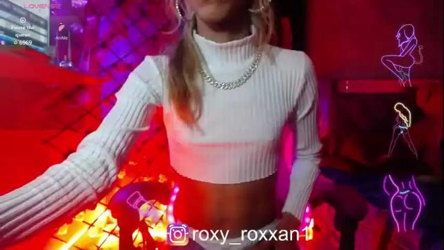 Image 6 of roxy_roxxan Stream on Chaturbate on 1 month ago