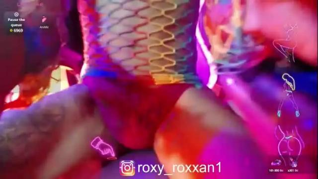Image 10 of roxy_roxxan Stream on Chaturbate on 1 month ago