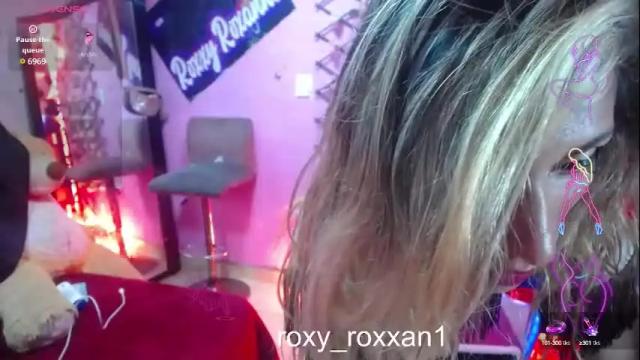 Image 8 of roxy_roxxan Stream on Chaturbate on 1 month ago