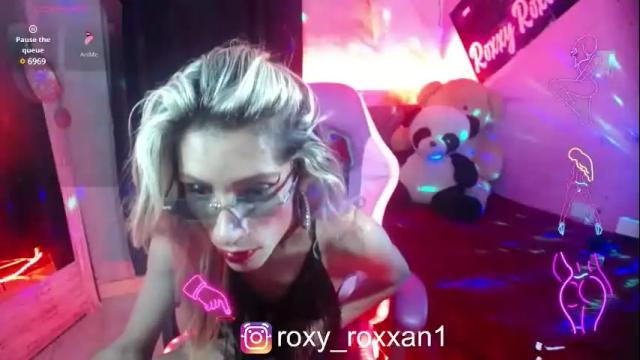 Image 11 of roxy_roxxan Stream on Chaturbate on 25 days ago