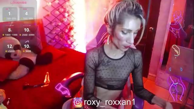 Image 8 of roxy_roxxan Stream on Chaturbate on 13 days ago