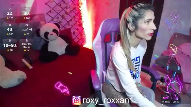 Image 2 of roxy_roxxan Stream on Chaturbate on 6 days ago