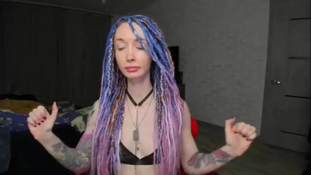 Image 4 of roxy_silver Stream on Chaturbate on 22 days ago