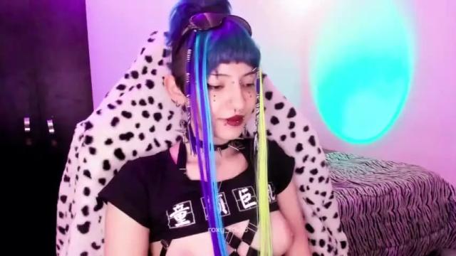 Image 2 of roxy_toxic Stream on Chaturbate on 15 months ago