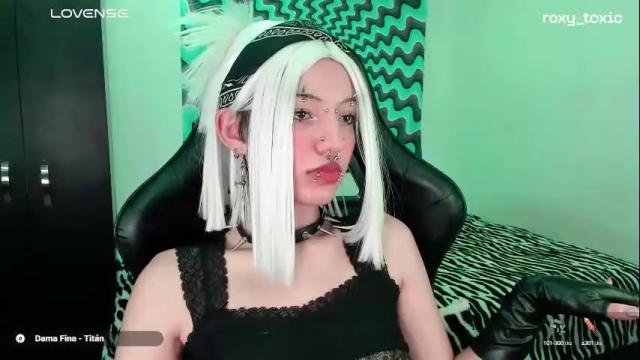 Thumbnail 1, roxy_toxic's Stream at Chaturbate, 5 months ago