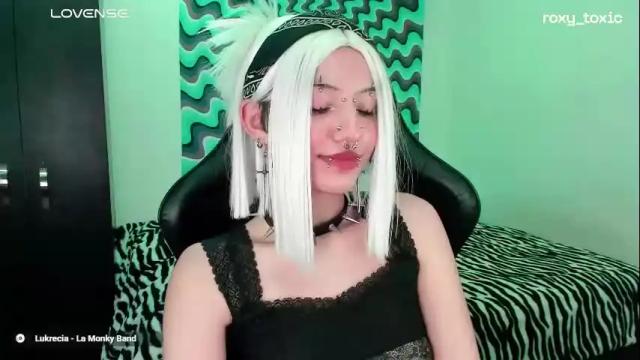 Image 10 of roxy_toxic Stream on Chaturbate on 5 months ago