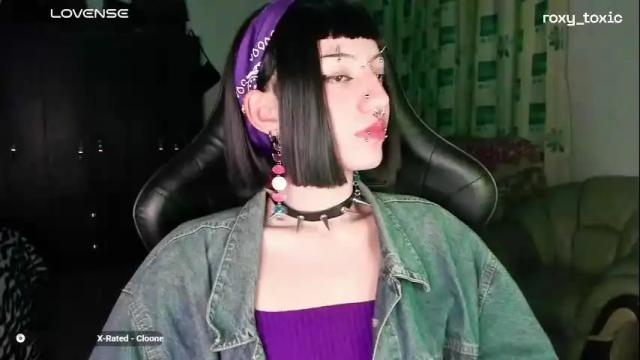 Image 6 of roxy_toxic Stream on Chaturbate on 4 months ago